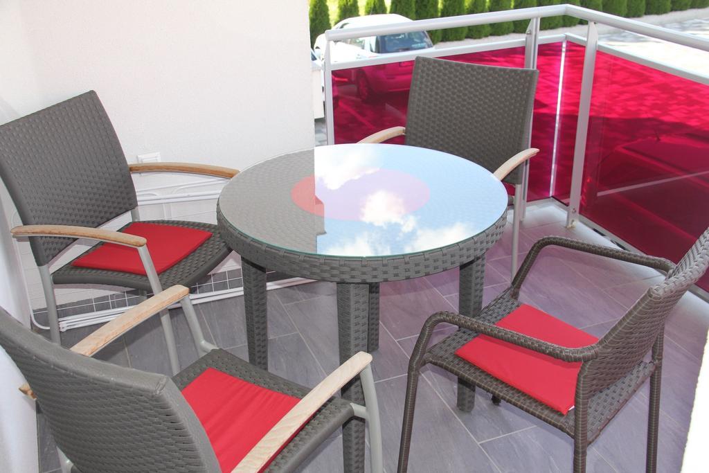 Zafir Sziget Apartman Sarvar Exterior photo